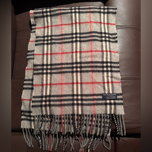 BURBERRY SCARF! Authentic❗️ - Picture 3 of 4